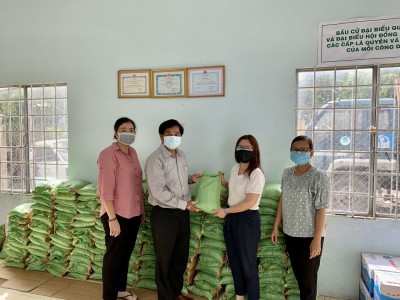 Chung sức chung lòng cùng nhân dân đẩy lùi dịch Covid-19