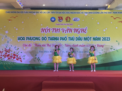 Tham gia hội diễn Hoa phượng đỏ