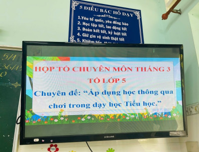 Họp chuyên đề với chủ đề "Áp dụng học thông qua chơi trong dạy học tiểu học"