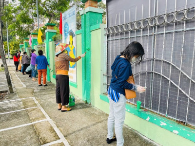 Sơn tường chuẩn bị năm học mới