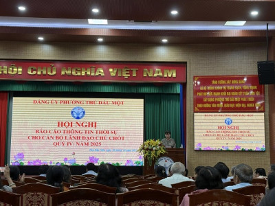 Tham dự Hội nghị báo cáo thông tin thời sự