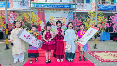 Hội thi thời trang - Xuân gấm hoa