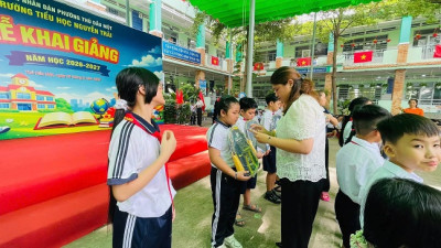 TIẾP SỨC ĐẾN TRƯỜNG – TRAO YÊU THƯƠNG, GỬI NIỀM TIN