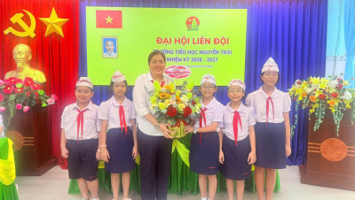 Liên Đội TH Nguyễn Trãi Tuyên Truyền Tổng Đài Quốc Gia Bảo Vệ Trẻ Em 111
