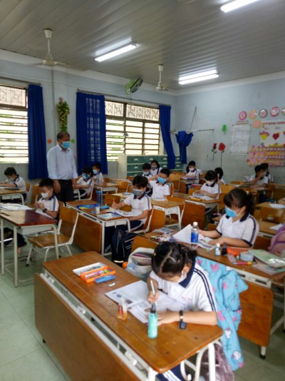 HÌNH ẢNH HỌC SINH ĐẾN TRƯỜNG NGAY 4/5/2020